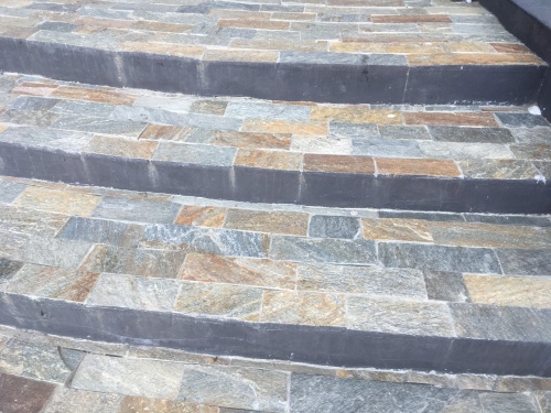 Плитка из Златолита Уральского для лестницы купить в Карачаево-Черкесской Республике