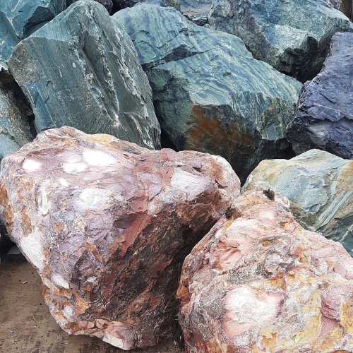 Ландшафтные глыбы красно-фиолетовые 200-1000 килограмм купить в Карачаево-Черкесской Республике