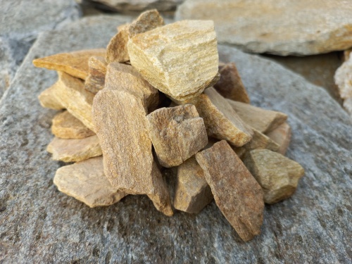 Златолит жёлтый декоративная каменная крошка купить в Карачаево-Черкесской Республике