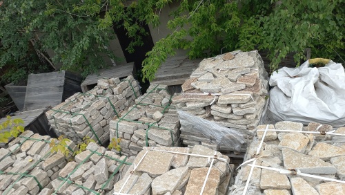 Гранитный плитняк галтованный для мощения купить в Карачаево-Черкесской Республике