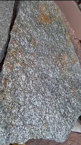 Плитняк златолит серебристый для цоколя, отмостки купить в Карачаево-Черкесской Республике