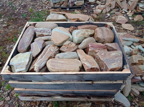 Златолит жёлтый, жёлто-зелёный глыбки и валуны для ланшафтного дизайна купить в Карачаево-Черкесской Республике