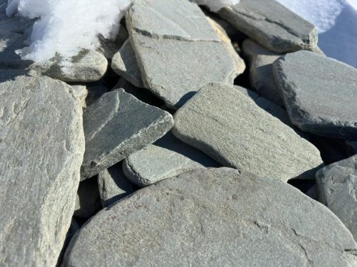 Плитняк златолит зелёный галтованный для цоколя купить в Карачаево-Черкесской Республике