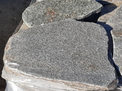 Златолит серебристый галтованный для лестниц купить в Карачаево-Черкесской Республике