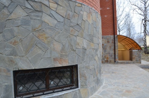 Плитняк златолит Уральский для цоколя, отмостки купить в Карачаево-Черкесской Республике